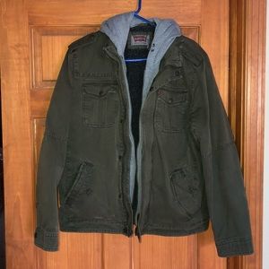 Men’s Sherpa Lined Two Pocket Hooded Trucker Jacket